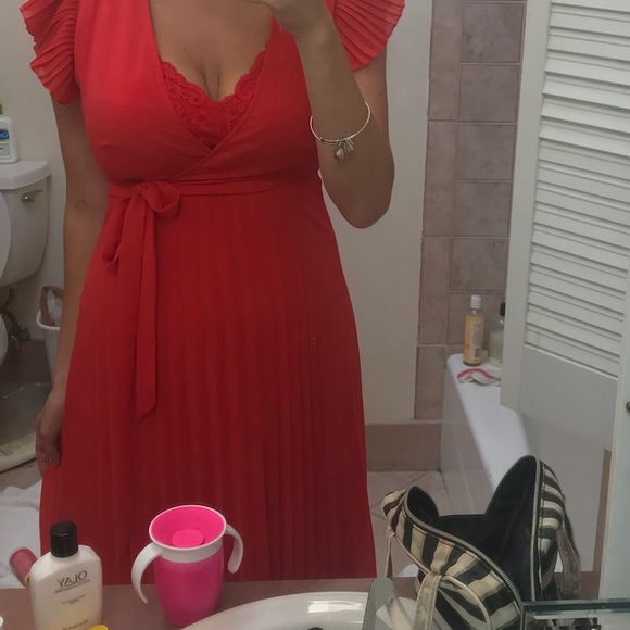 ASOS red pleated maxi - Picture 3 of 3